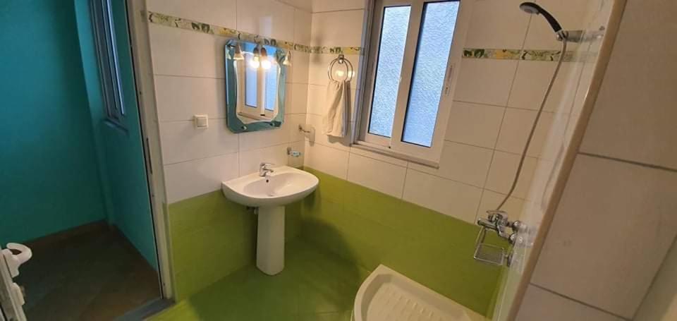 Enjoy Apartment Sarandë Buitenkant foto